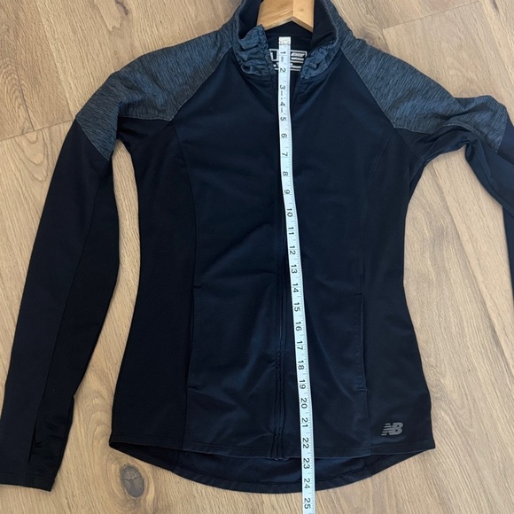 New Balance Women's Black and Gray Jacket - Picture 6 of 7